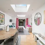 Gorgeous Flat With Garden In Battersea